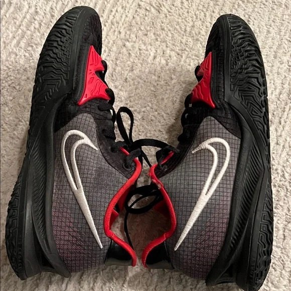 Nike Men Size 9 - Nike Kyrie Low 4 Bred Black/White/University Red - Picture 10 of 13
